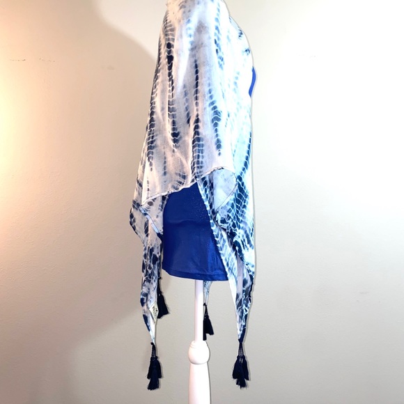 Hollister Tie Dye Square Scarf - Picture 3 of 7
